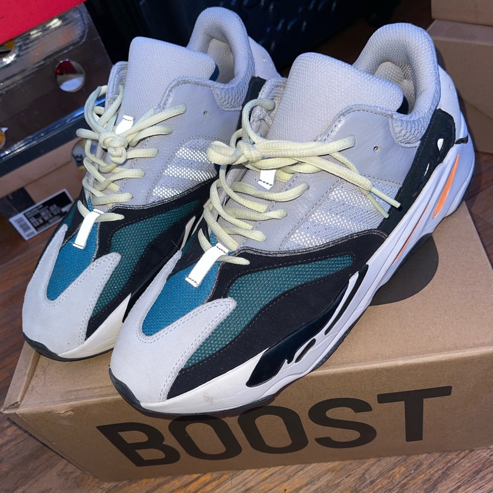 Yeezy 700 Wave runner